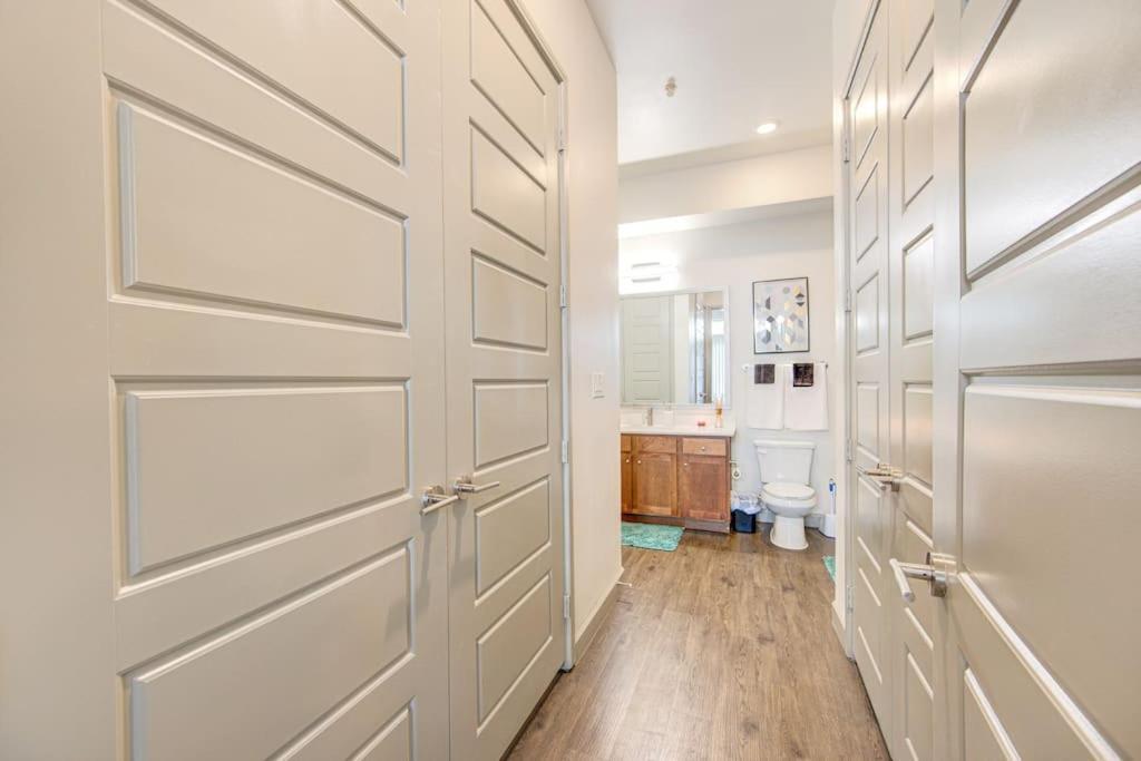 Appartement Trendy Downtown 1Bd/Freeparking/Wi-Fi/Pool à Houston Extérieur photo